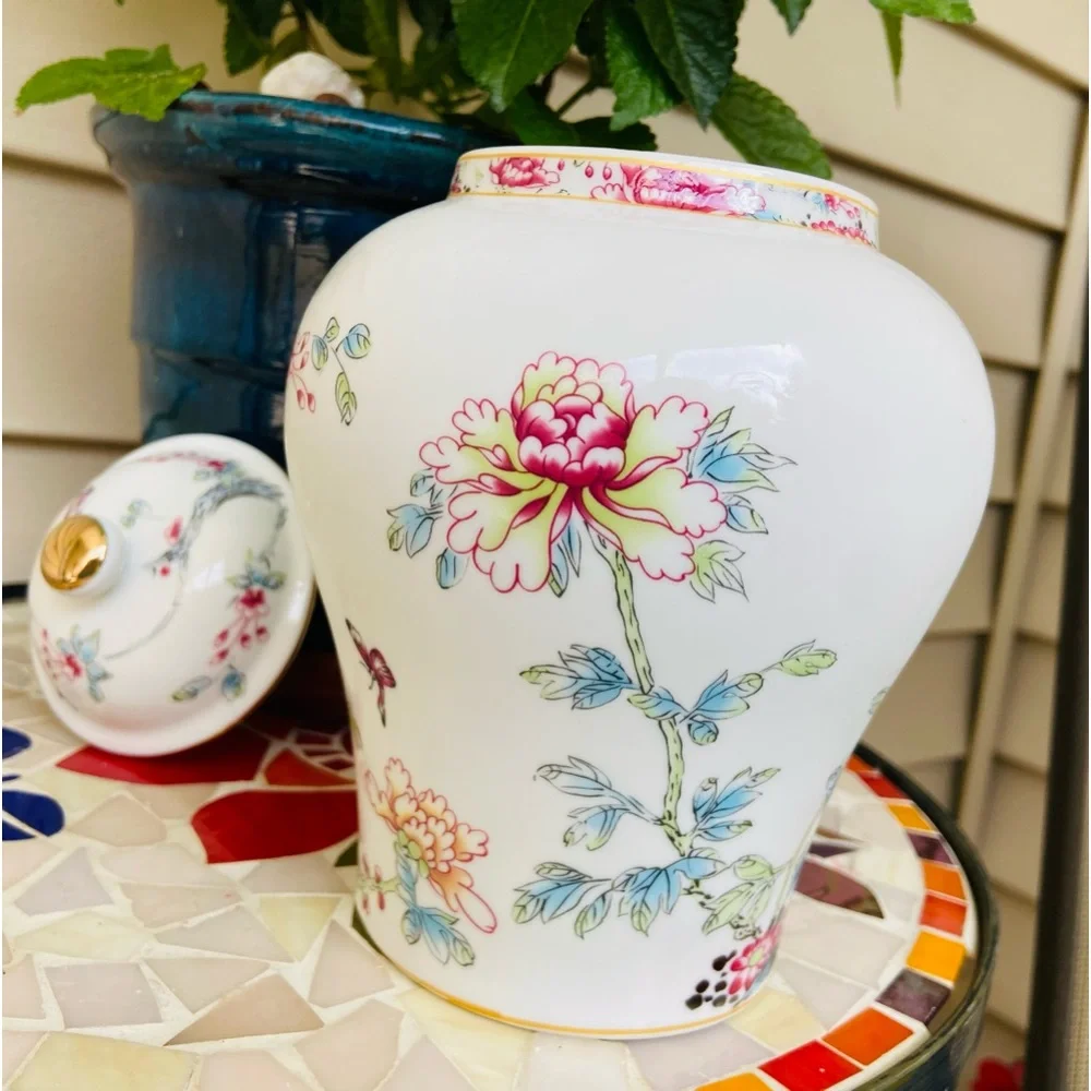 NWT Hand Painted Urn/Vessel Featuring Pheasants,Flowers,Foliage,Detailed Designs - Picture 16 of 16